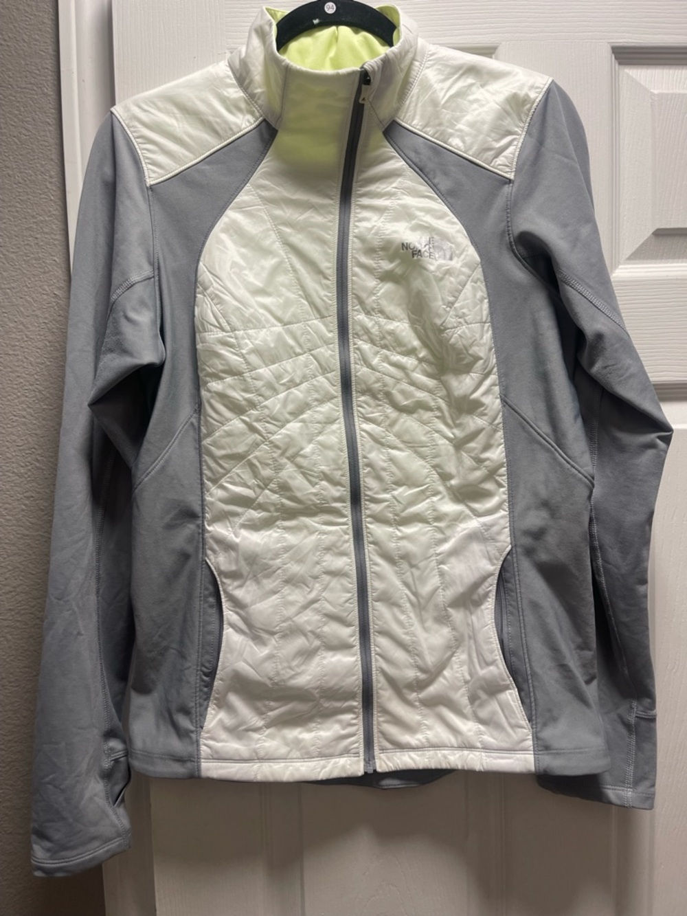 The North Face Women's White & Light Gray Hybrid Quilted Jacket